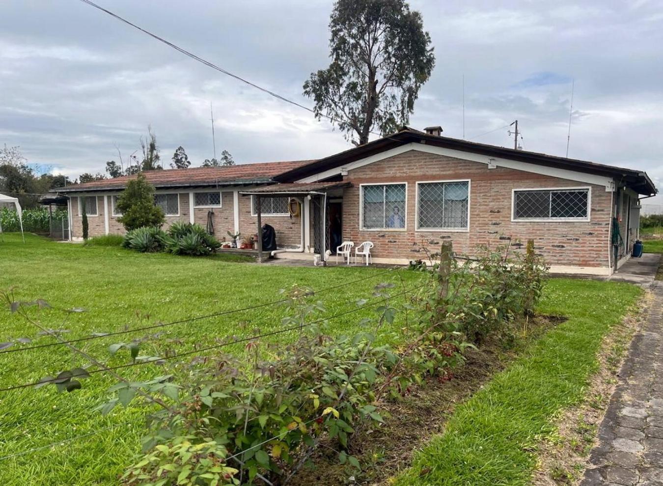 Quito Eco Lodge Airport - B&B Tababela Esterno foto